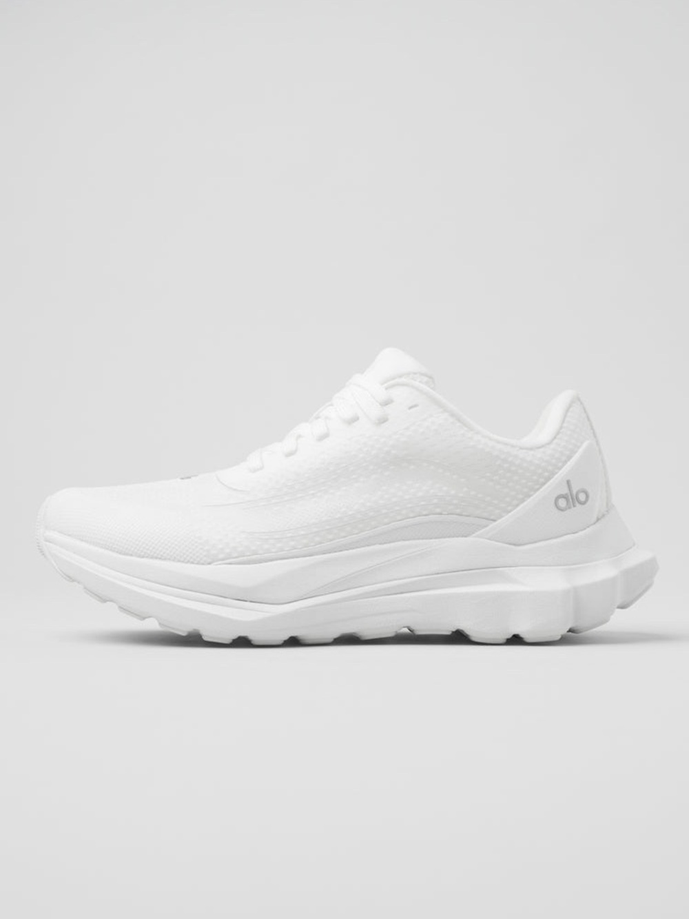 ALO Yoga Runner (Unisex) in White - M 9.5 / W 11